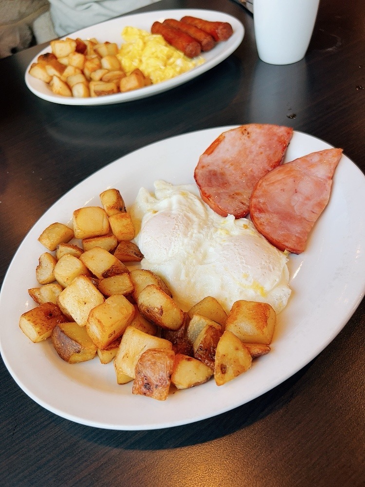 Calgary Restaurant Stacked 캘거리 가성비 식당