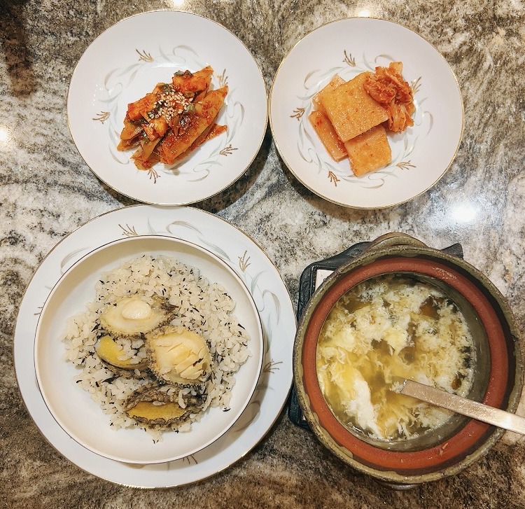 전복 톳 솥밥 우엉김치 캐나다 캘거리