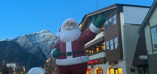 캐나다 밴프 크리스마스 점등식 Banff Santa Claus Celebration of Lights 2023