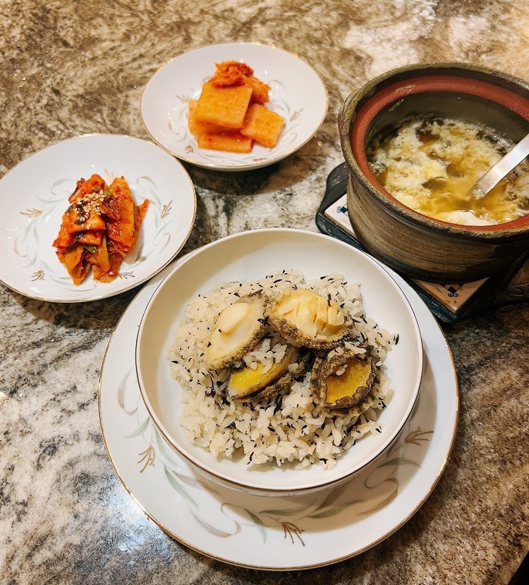 전복 톳 솥밥 우엉김치 캐나다 캘거리